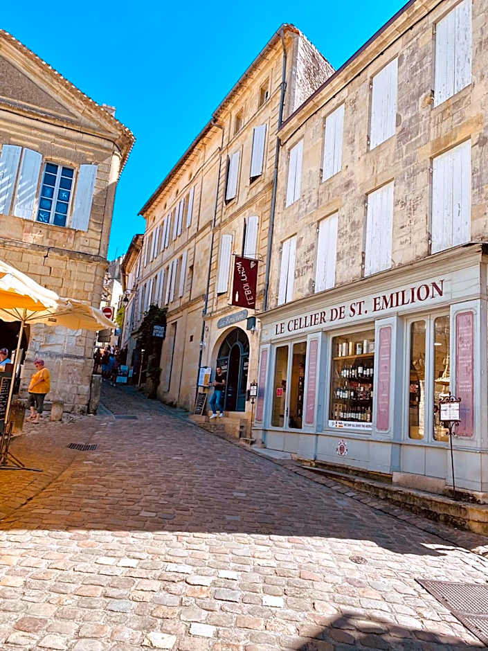 Maison De La Tour