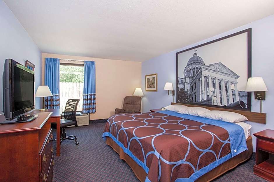 Photo 1 of 6 of Studio 1 King Bed Suite, Smoking