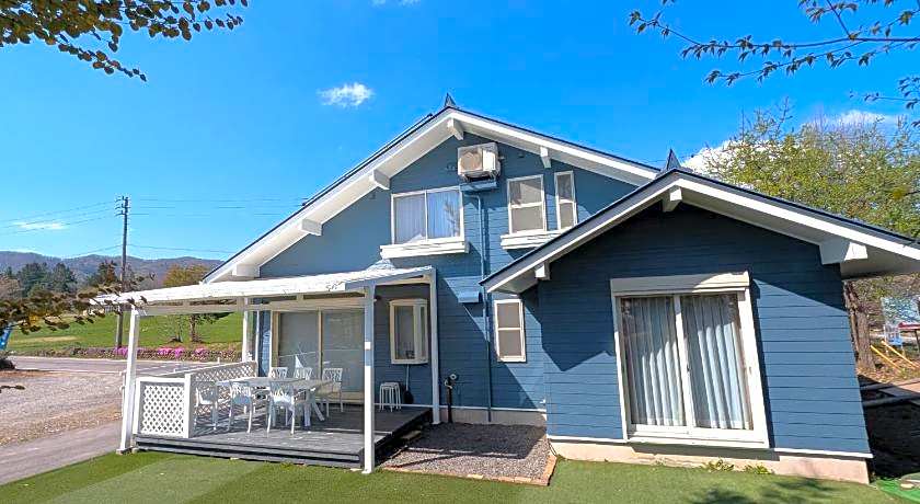 Holiday House Green Garden