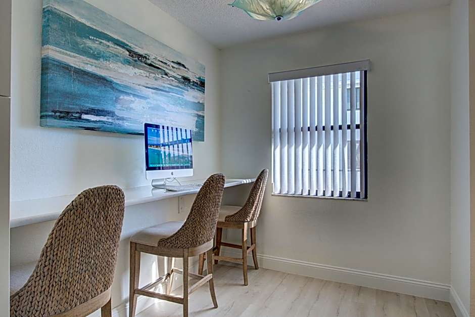 Absolute Anna Maria-Private Beach Access-Heated Pool-Water Views From Every Room
