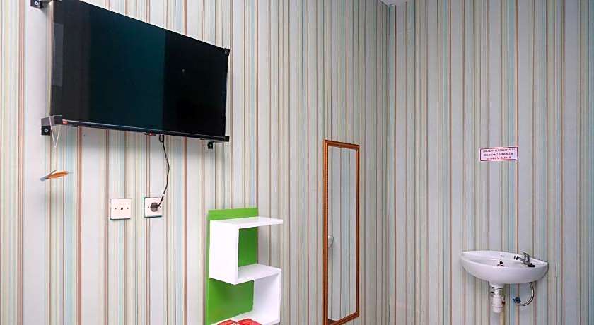 RedDoorz Syariah near Gardu Pandang Dieng