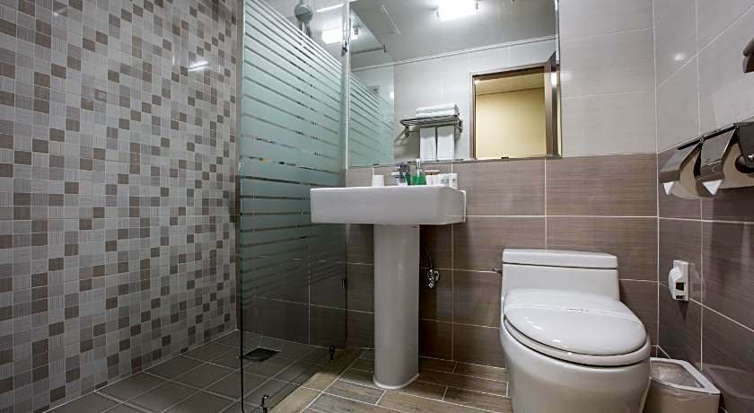 Elin Hotel
