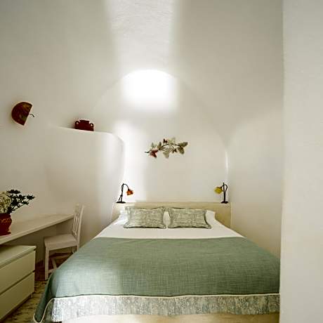 Family Suite with Private Whirlpool & Caldera View