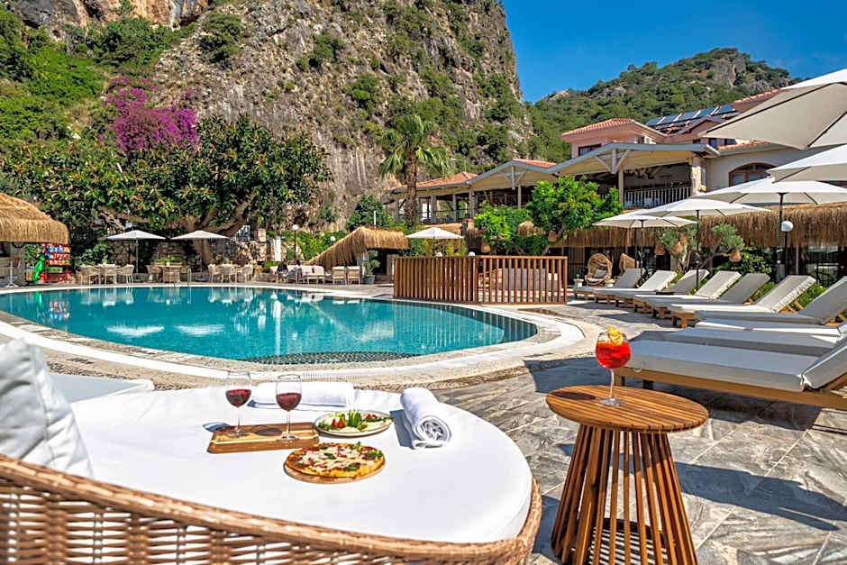 Ata Lagoon Beach Hotel