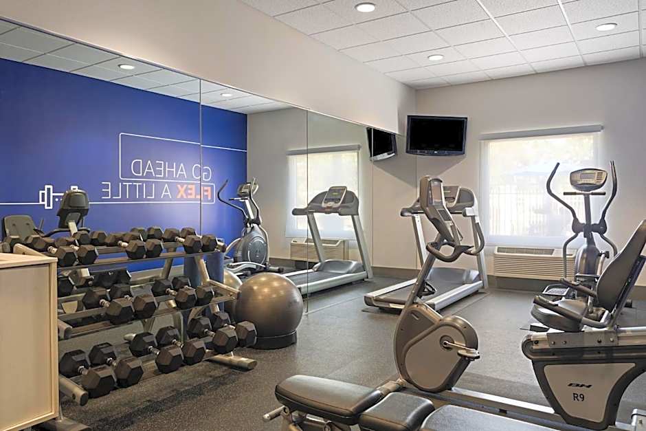 Holiday Inn Express St. Petersburg North / I-275 By IHG