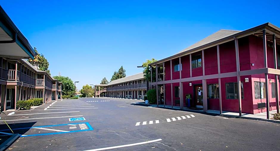 Alura Inn