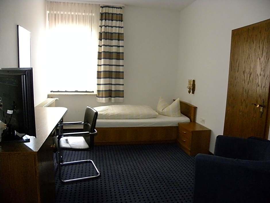 Photo 1 of 10 of Single Room