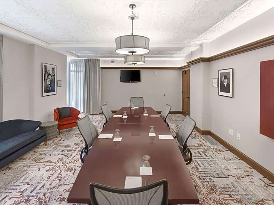 Hilton Garden Inn Milwaukee Downtown