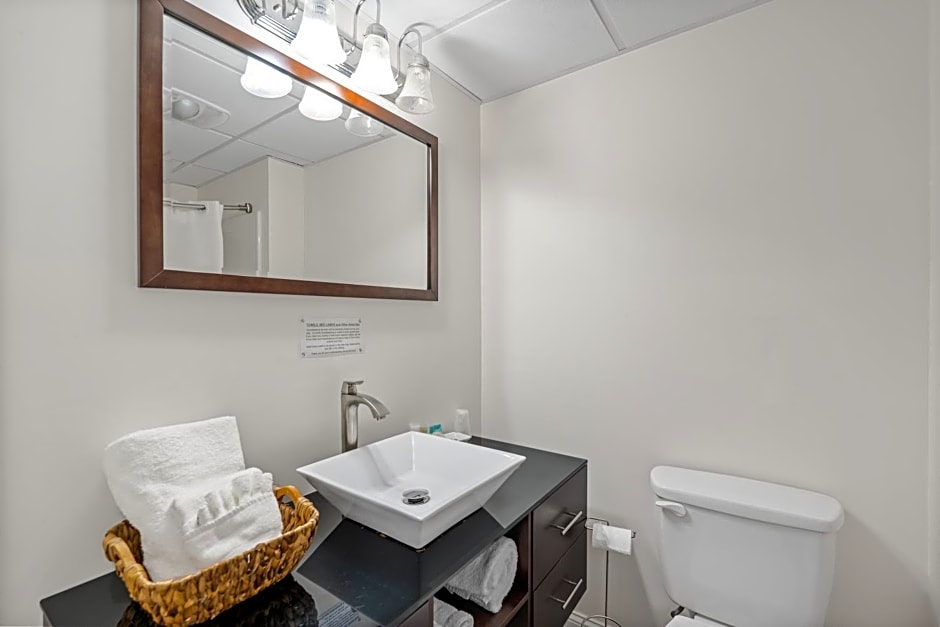 Hatchway Hotel