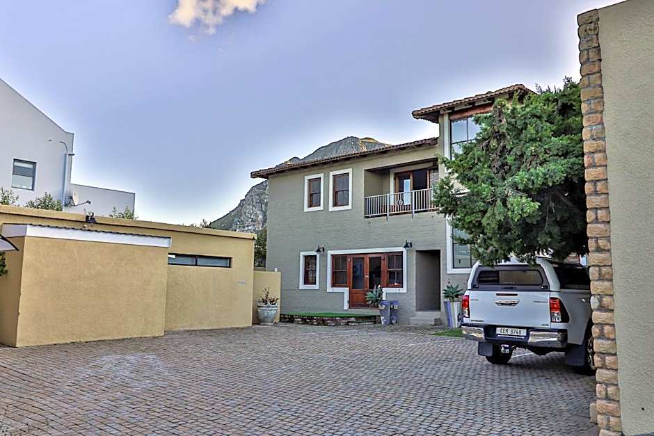 Lavender Manor Guest Lodge