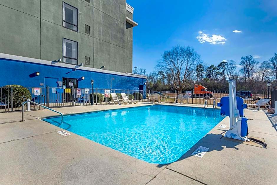 Comfort Suites Wilson - I - 95