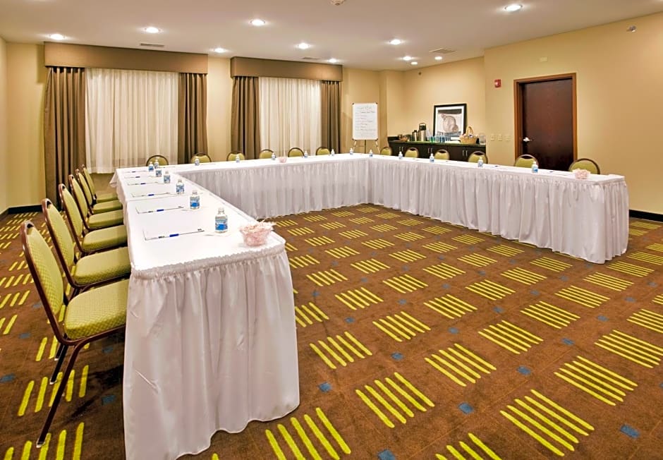 Holiday Inn Express Hotel & Suites St Charles By IHG