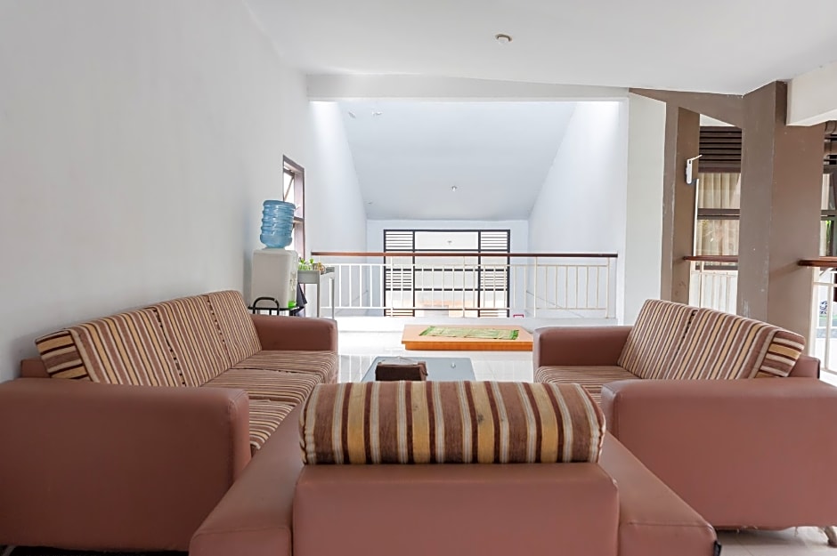 RedDoorz Syariah near Banda Aceh Convention Hall