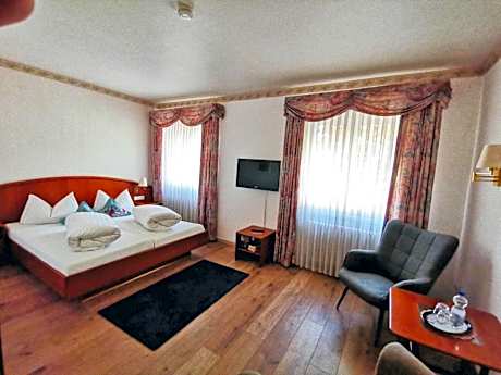 Large Double Room