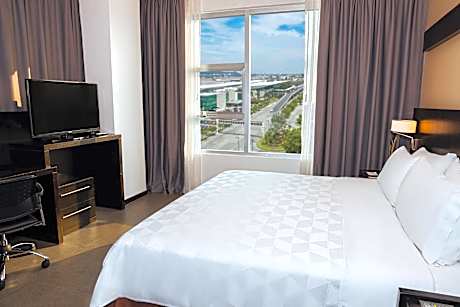 Club Queen Room With Lounge Access