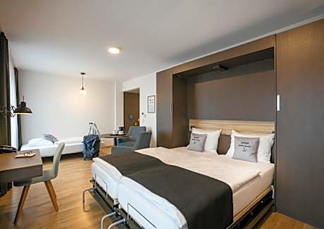 Deluxe Family Room