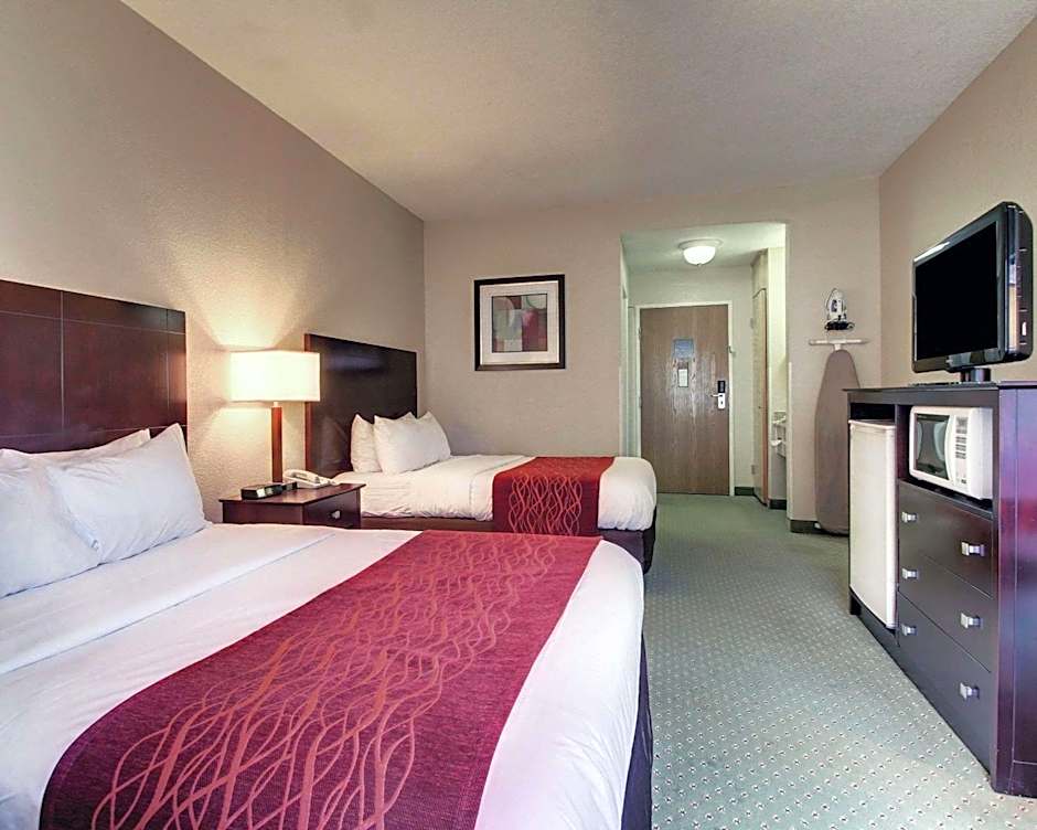 Columbia Inn & Suites