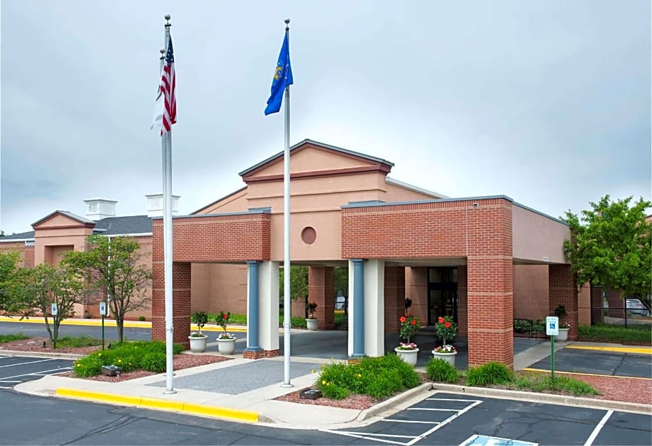 DoubleTree By Hilton Milwaukee Brookfield