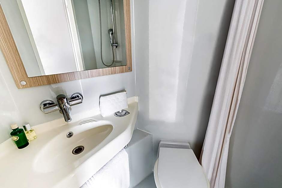 greet hotel restaurant Angouleme Ouest