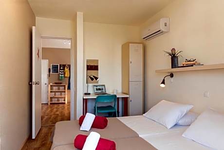 Basic Single Room with Shared Bathroom