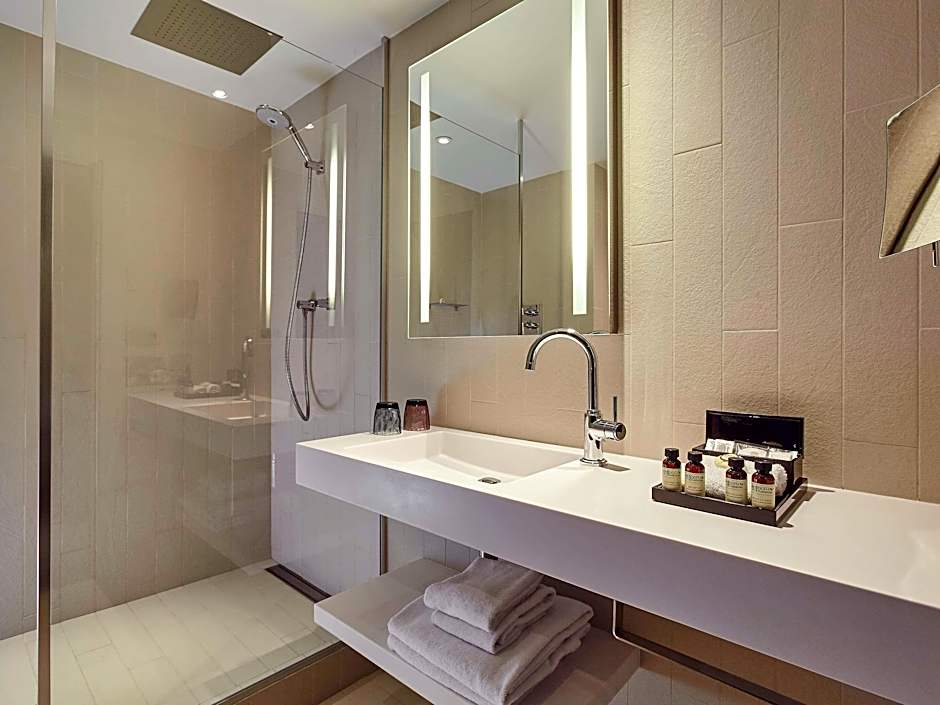 Photo 1 of 11 of Deluxe 1 King Bed, View, High Floor