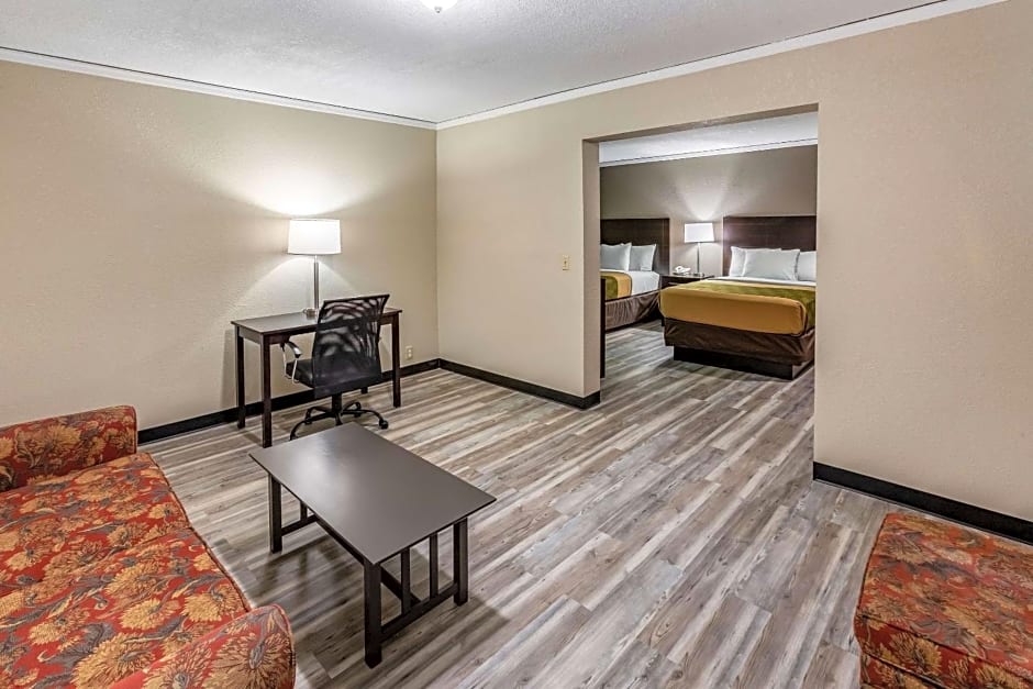 Econo Lodge Inn & Suites Newton