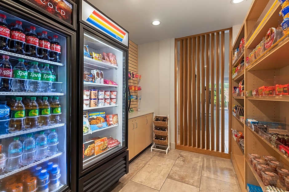 Holiday Inn Express and Suites Staunton By IHG