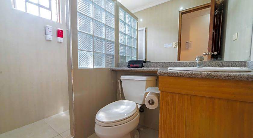 RedDoorz Plus @ Starhomes Olivianville