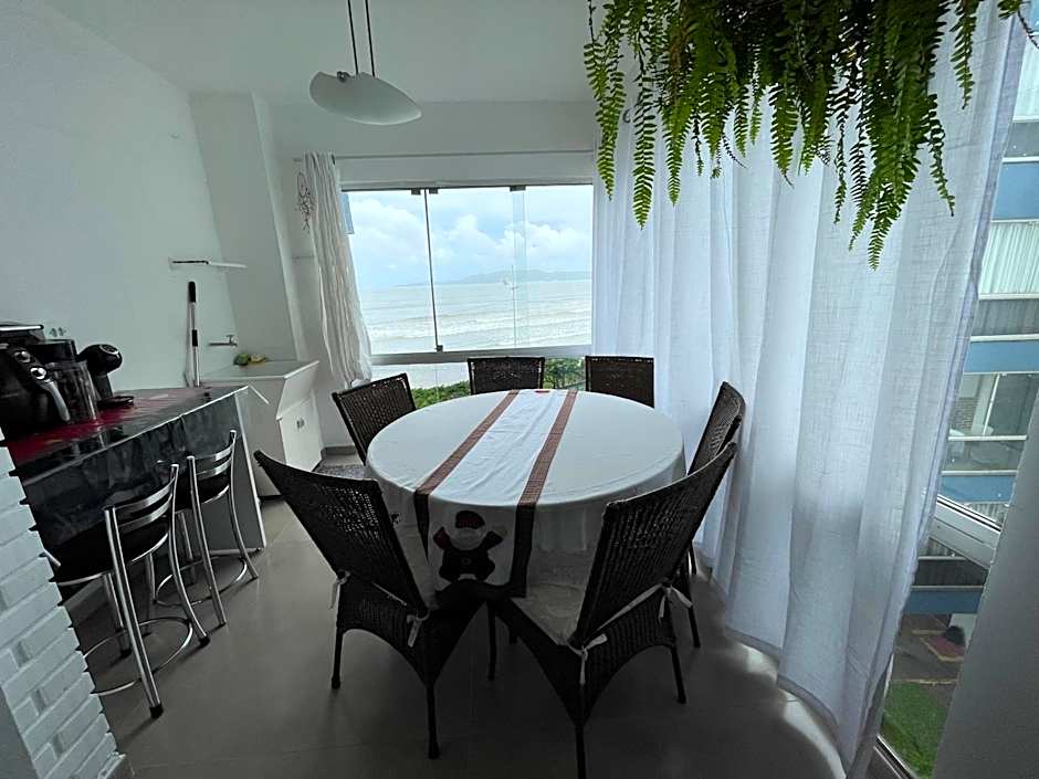 Itapema-Meia Praia- 3 quartos - Frente Mar!