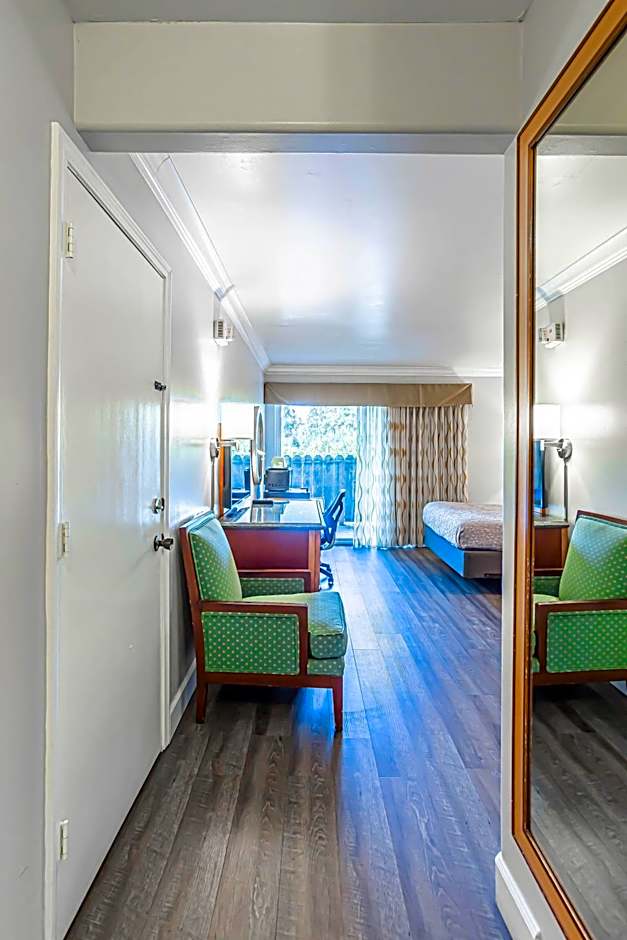 Aloha Inn