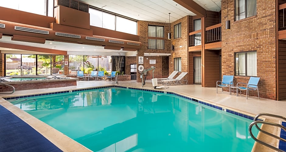 Best Western Plus Landmark Inn