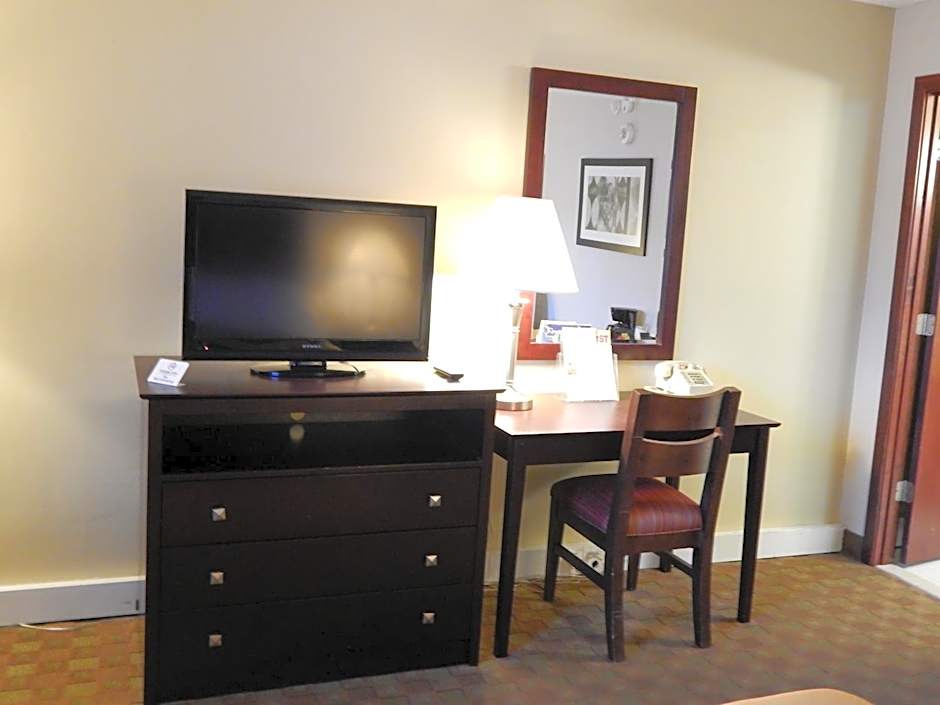 Super 8 by Wyndham White River Junction