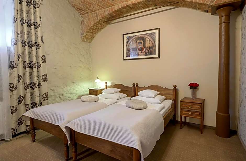 Żabi Dwór - HOTEL - RESTAURACJA - SPA