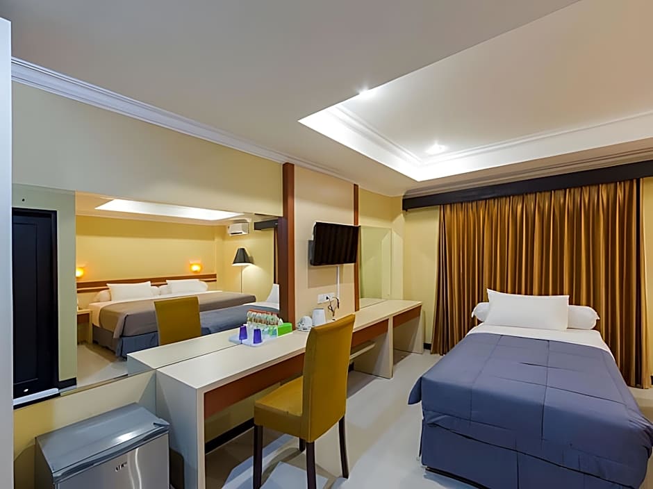 RedDoorz Plus near Mall Bali Galeria 2