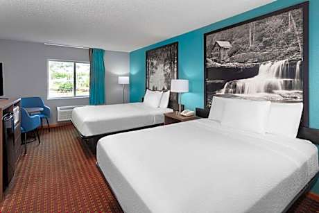 Queen Room with Two Queen Beds - Non-Smoking