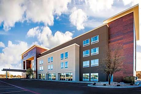 La Quinta Inn & Suites by Wyndham Lubbock South