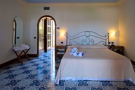 Comfort Double or Twin Room with swimming pool view