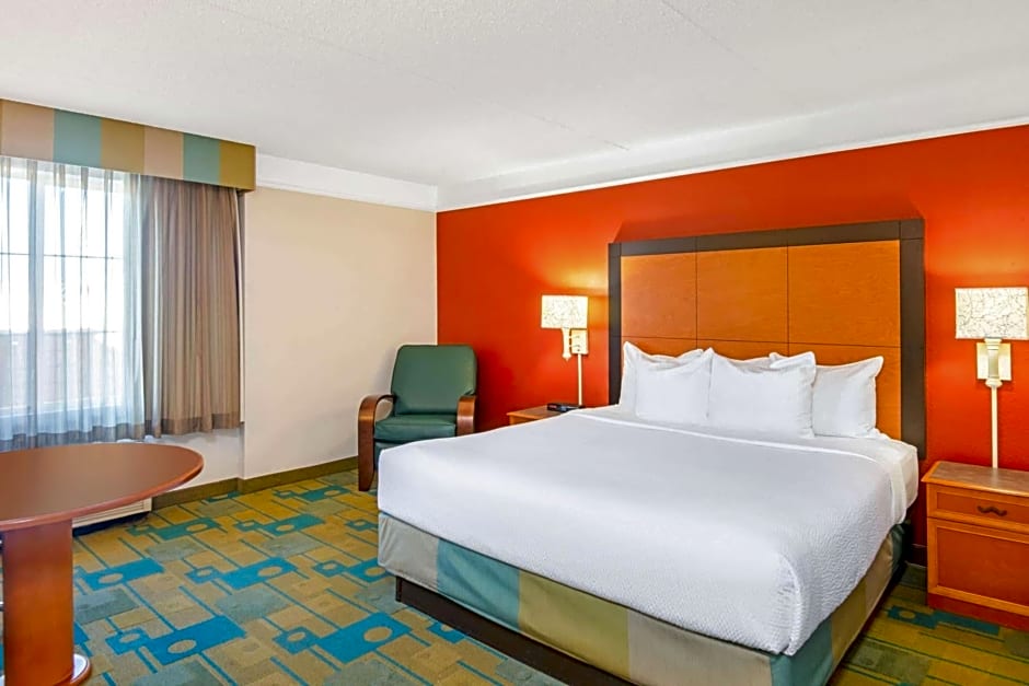La Quinta Inn & Suites by Wyndham Sherman