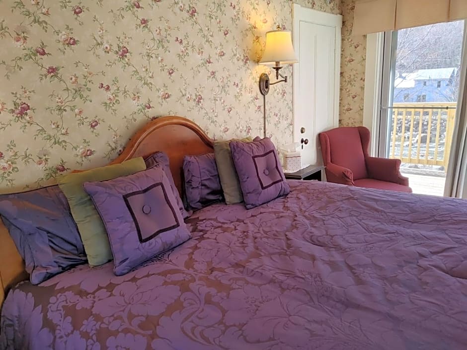 Inn at Ellis River
