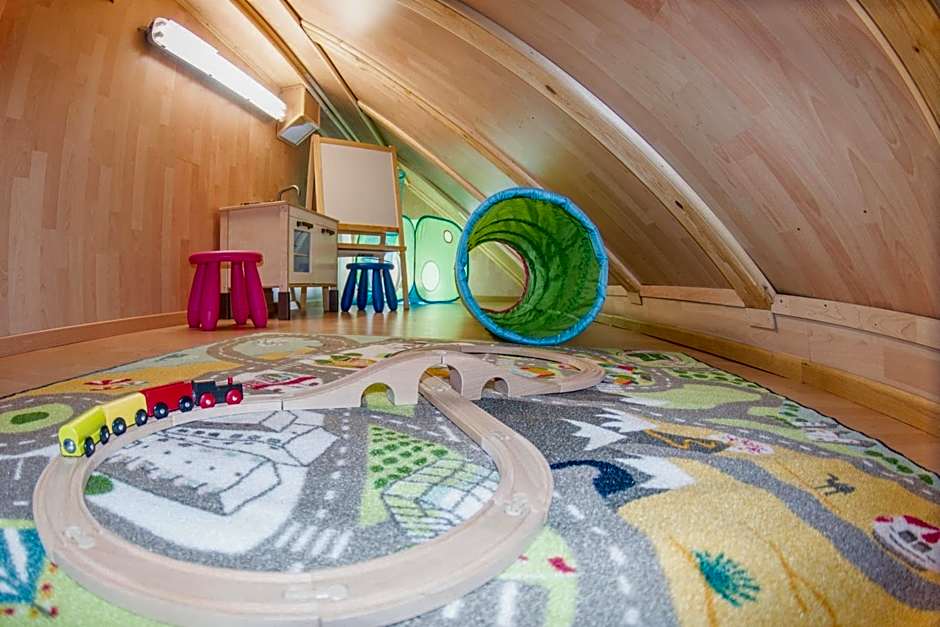 Berghi Hotel and Apartments