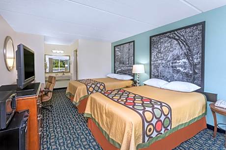 Double Room with Two Double Beds - Mobility Access/Non-Smoking