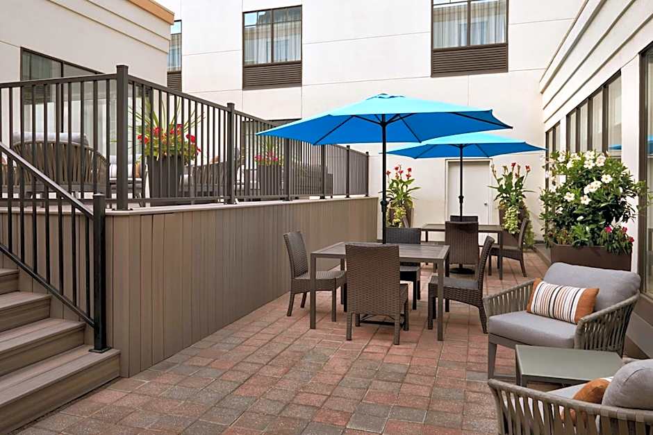 Courtyard by Marriott Ottawa Downtown