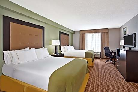 Standard Queen Room with Two Queen Beds