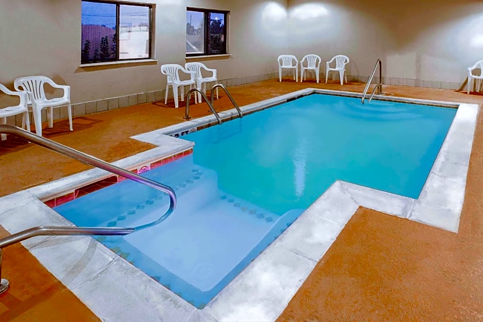 Super 8 by Wyndham Houston/I-10/Federal Road