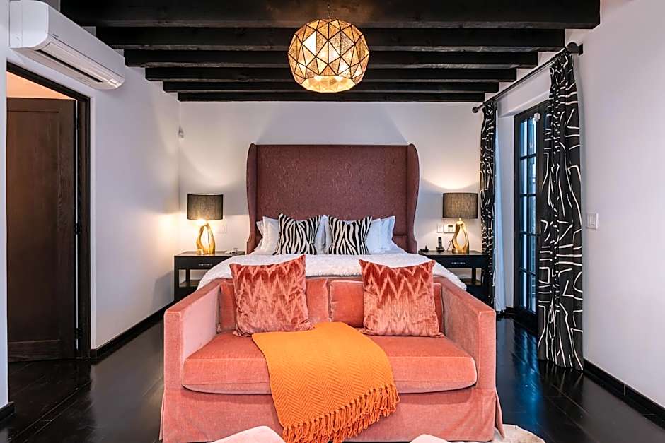 Villa Garita, 6BR Designer Villa with Heated Pool in Centro