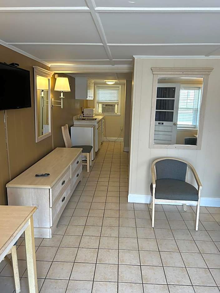 The Admiral Hotel/Motel