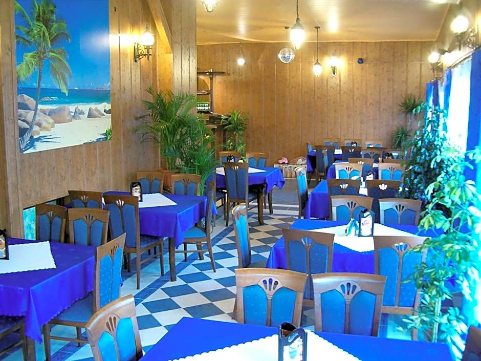 Hotel Daisy Budget