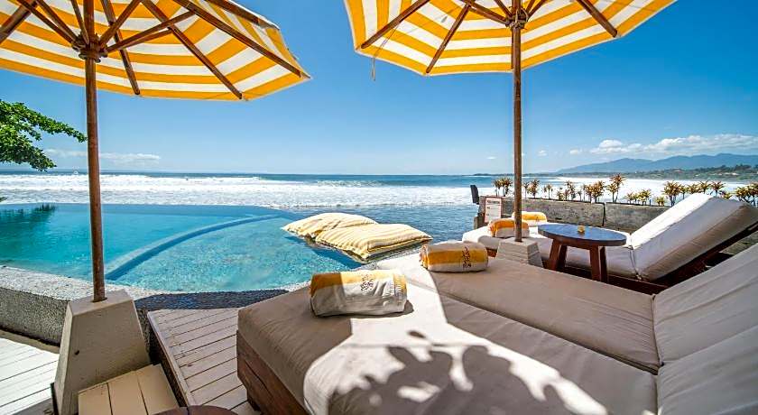 Bombora Medewi Wavelodge