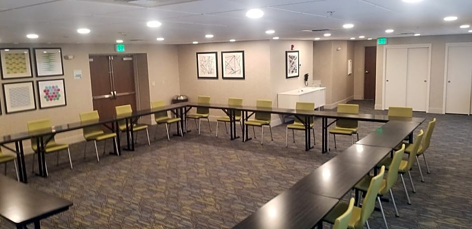 Holiday Inn Express Seattle - Sea-Tac Airport By IHG