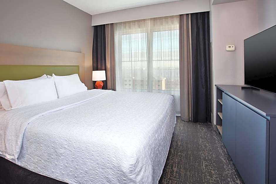 Hampton Inn & Suites Newark Airport Elizabeth